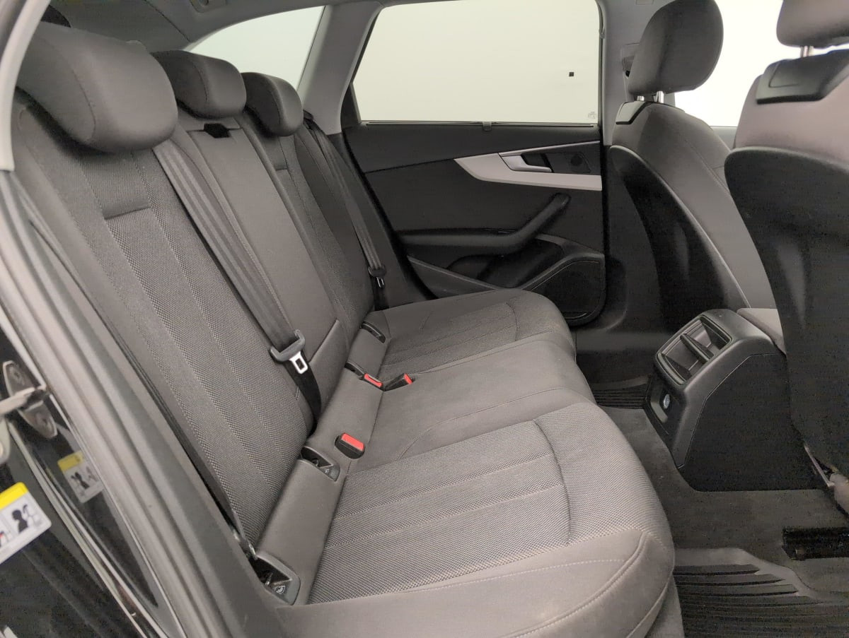 Vente en ligne Audi A4 Avant 35 TFSI 150 S tronic 7 Design au prix de 23 360 €