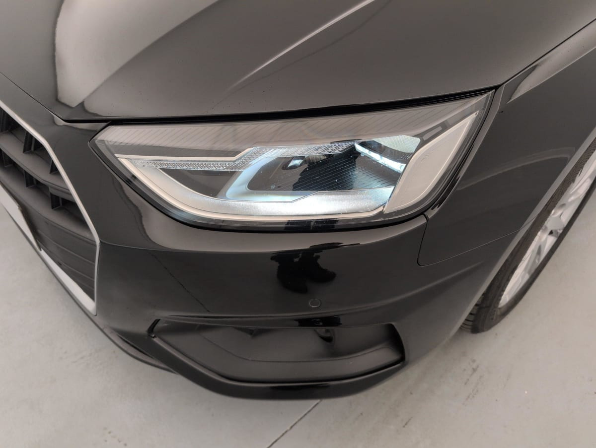 Vente en ligne Audi A4 Avant 35 TFSI 150 S tronic 7 Design au prix de 23 360 €