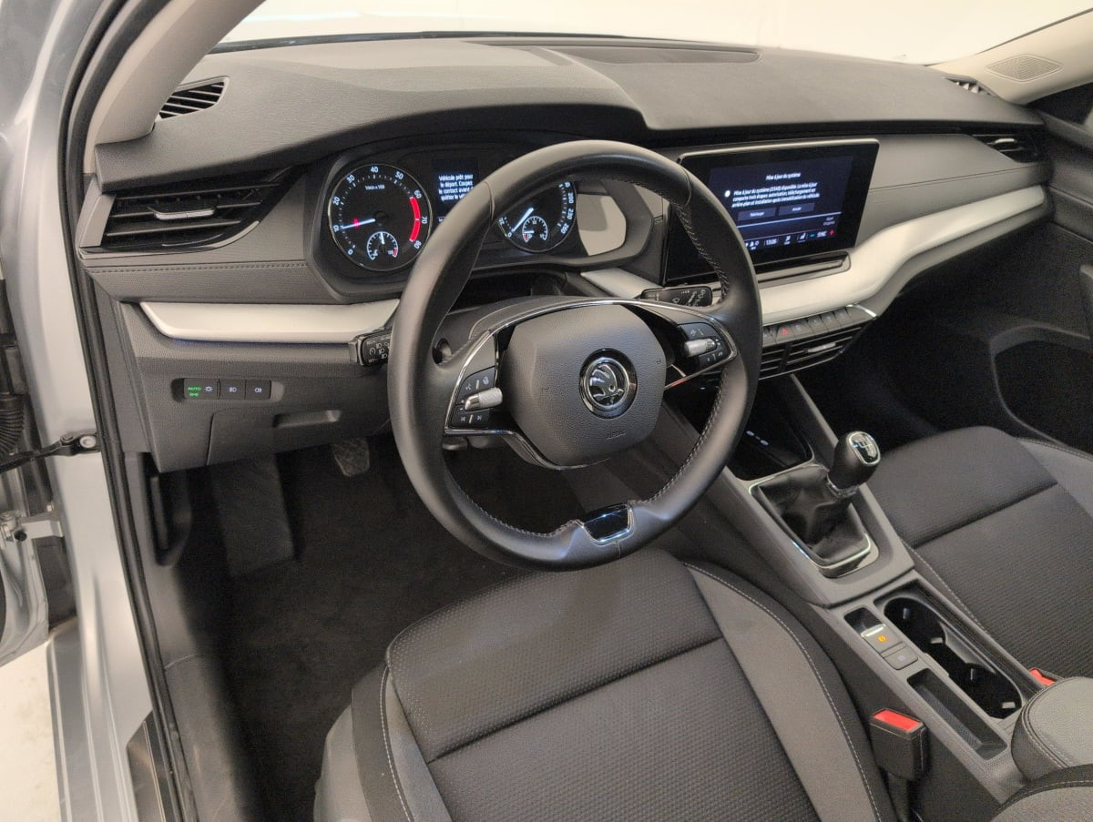 Vente en ligne Skoda Octavia Combi 1.0 TSI 110 CH AMBITION au prix de 21 820 €