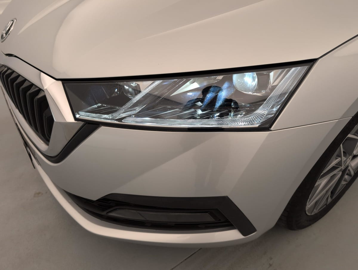 Vente en ligne Skoda Octavia Combi 1.0 TSI 110 CH AMBITION au prix de 21 820 €