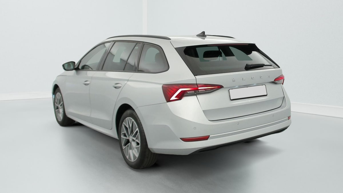 Vente en ligne Skoda Octavia Combi 1.0 TSI 110 CH AMBITION au prix de 21 820 €