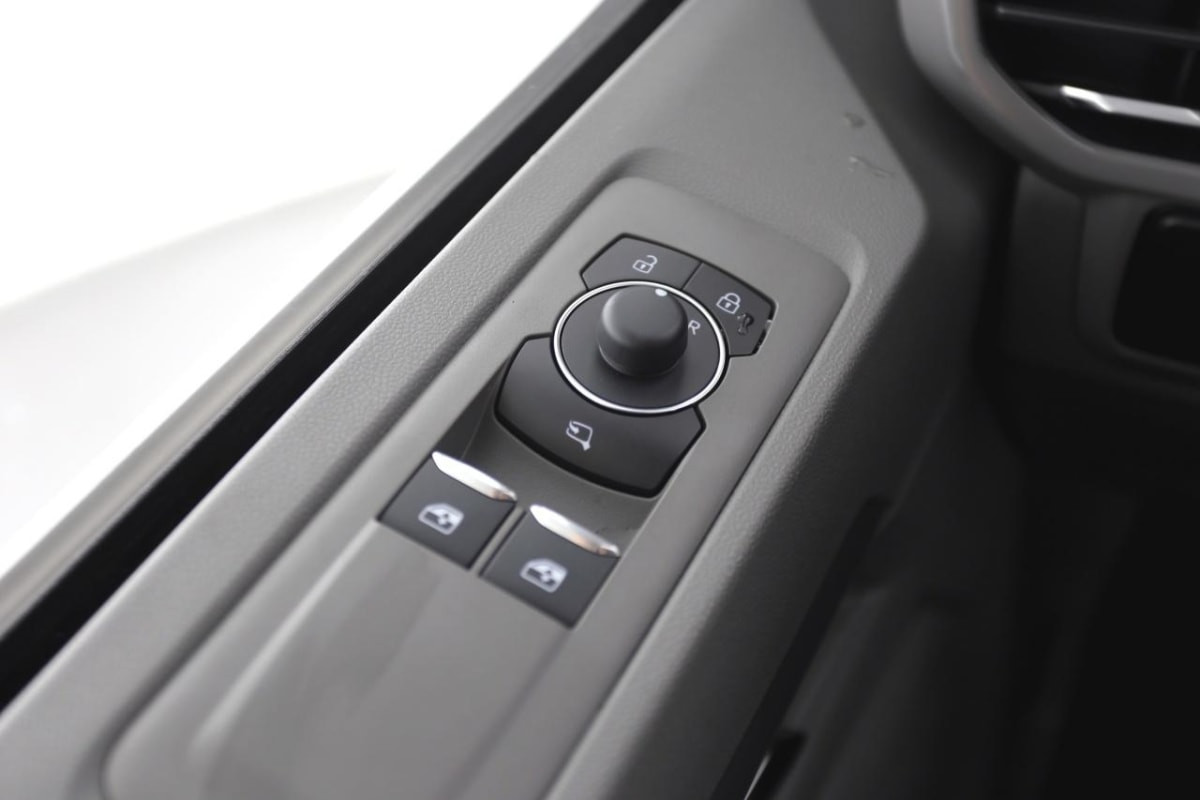 Vente en ligne Volkswagen Transporter L1H1 2.0 TDI 170 BVA8 BUSINESS au prix de 51 680 €
