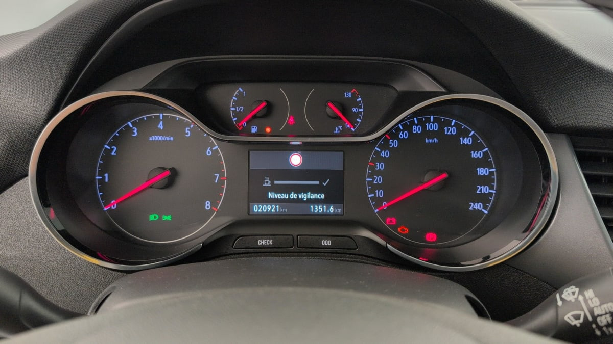 Vente en ligne Opel Crossland X 1.2 Turbo 110 ch BVM6 Elegance au prix de 12 030 €