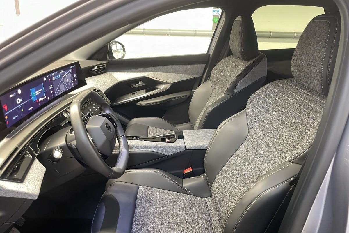 Vente en ligne Peugeot 3008 Hybrid 145 e-DCS6 Allure au prix de 26 040 €