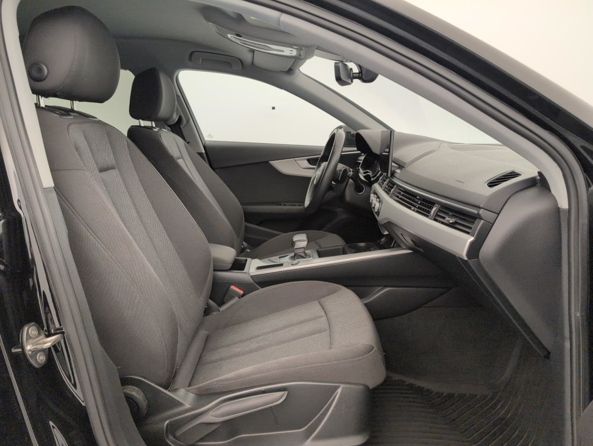 Vente en ligne Audi A4 Avant 35 TFSI 150 S tronic 7 Design au prix de 23 360 €