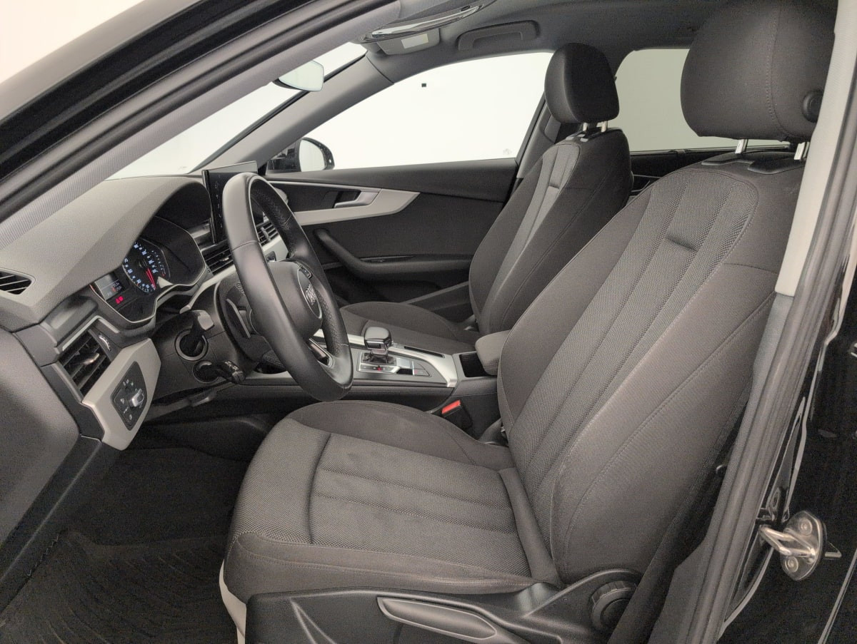 Vente en ligne Audi A4 Avant 35 TFSI 150 S tronic 7 Design au prix de 23 360 €