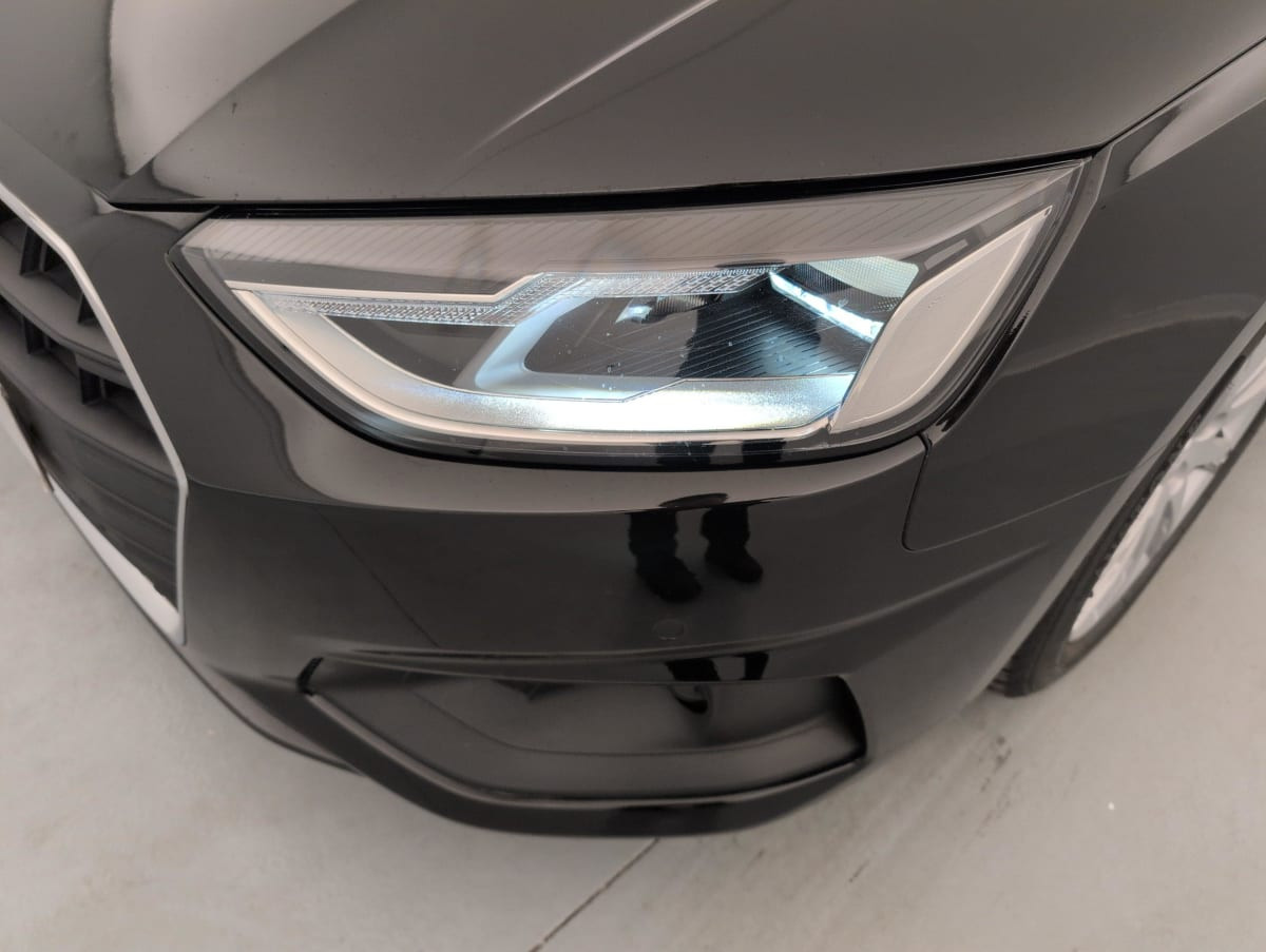 Vente en ligne Audi A4 Avant 35 TFSI 150 S tronic 7 Design au prix de 23 360 €