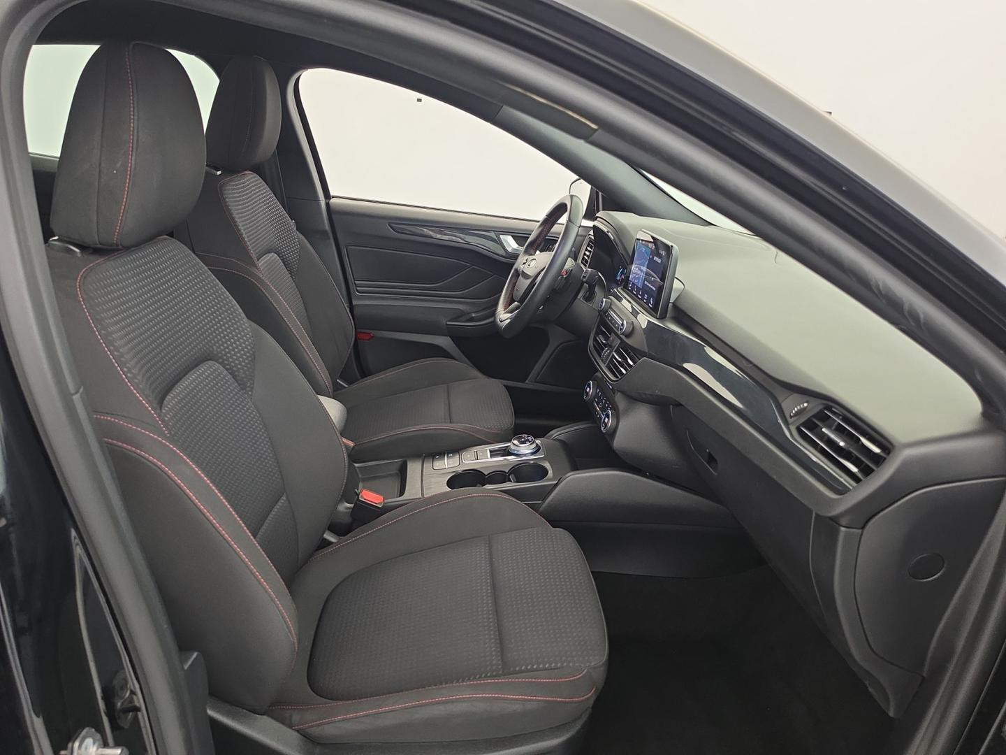 Vente en ligne Ford Focus 1.5 EcoBlue 120ch Titanium BVA au prix de 12 490 €