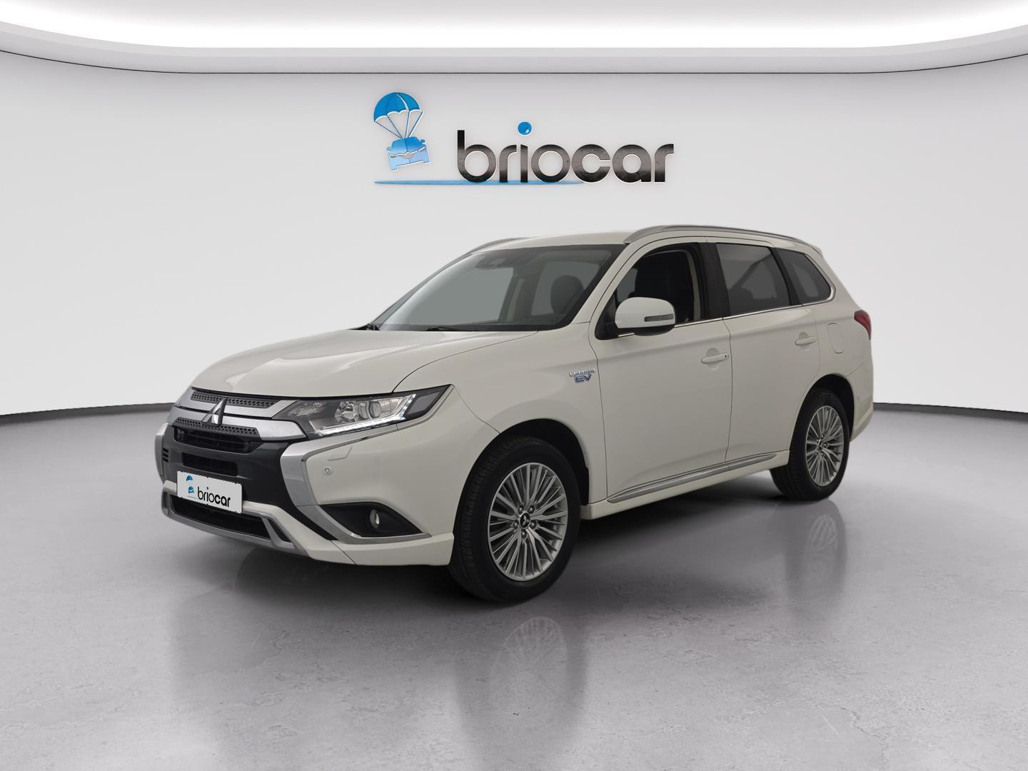 Mitsubishi Outlander PHEV Twin Motor Intense 4WD + Attelage occasion de 2019 en vente à Rennes