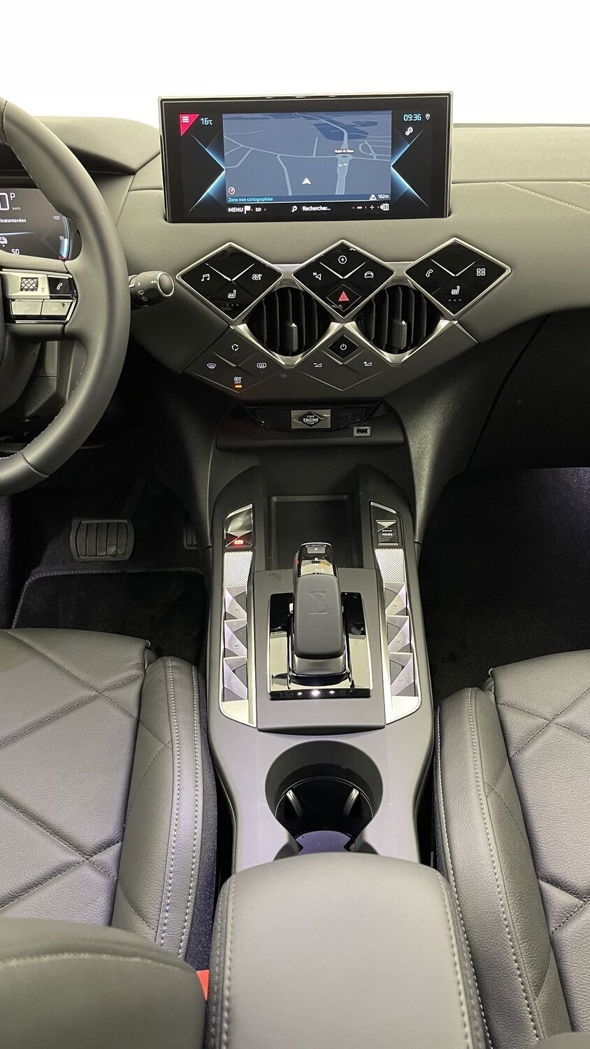 Vente en ligne Ds Ds3 Crossback DS3 CROSSBACK E-Tense Rivoli 136ch au prix de 31 600 €