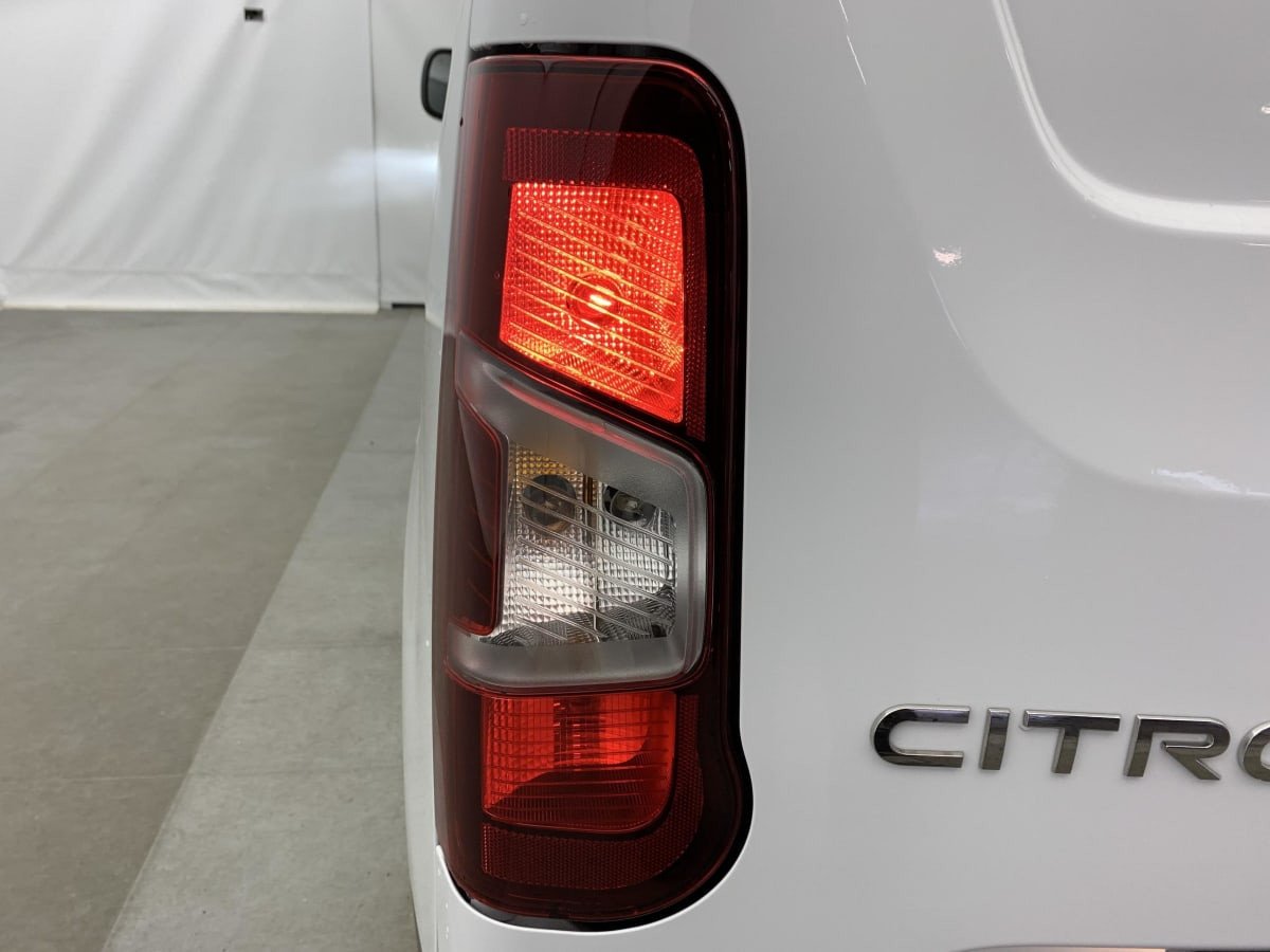 Vente en ligne Citroën Berlingo Fourgon M DIESEL 100 CH MANUELLE au prix de 21 150 €