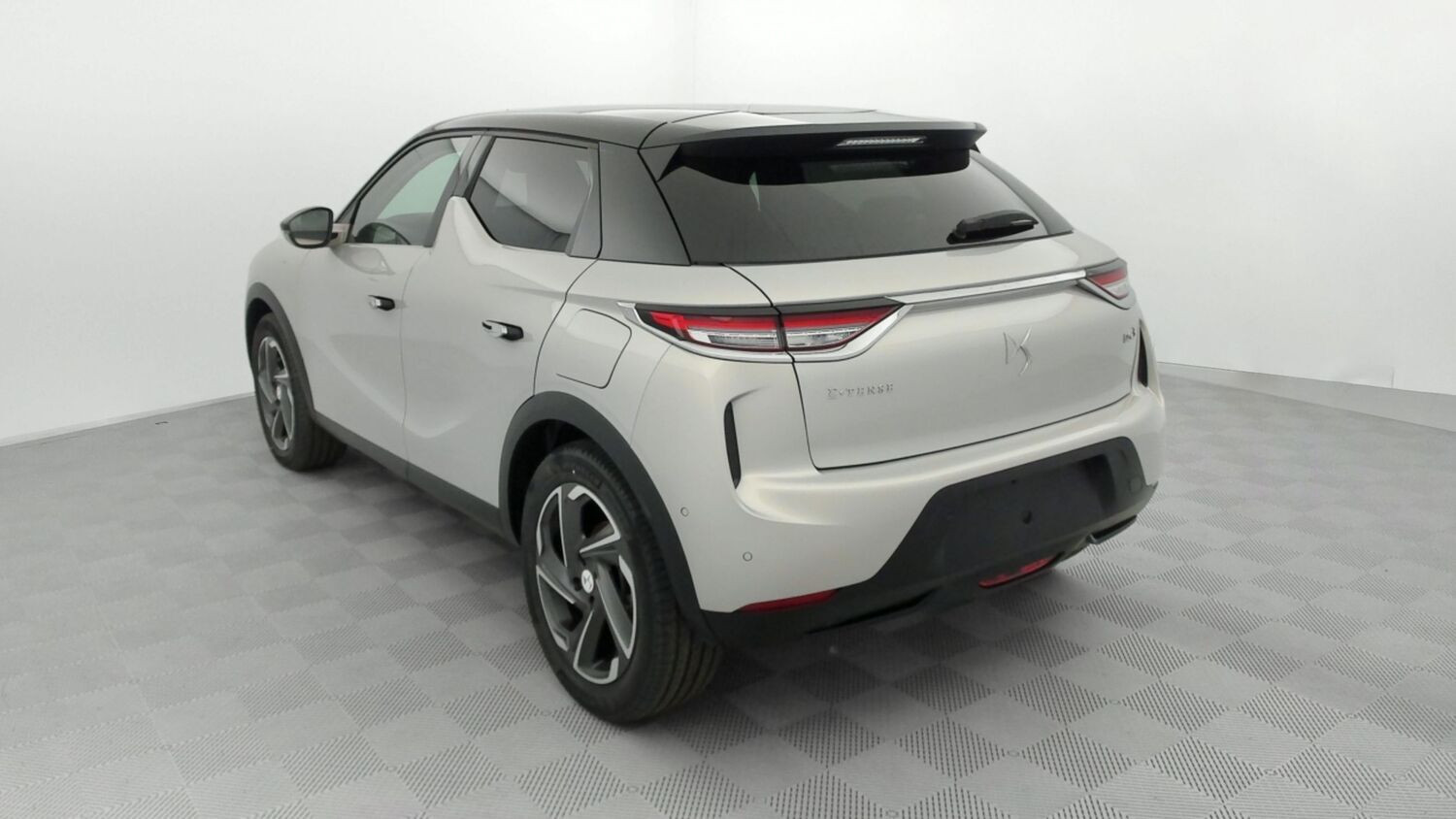 Vente en ligne Ds Ds3 Crossback DS3 CROSSBACK E-Tense Rivoli 136ch au prix de 31 600 €