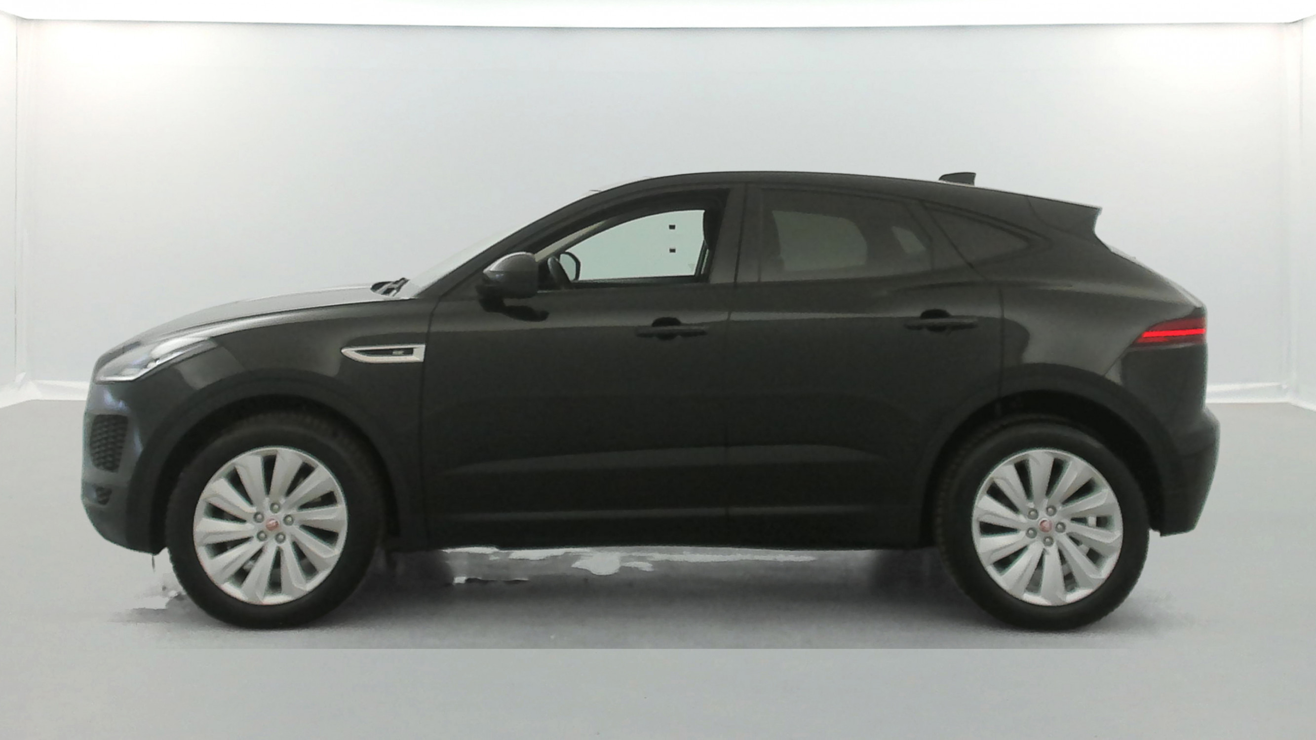 Vente en ligne Jaguar E-Pace 2.0D 150ch SE AWD BVA9 au prix de 19 790 €