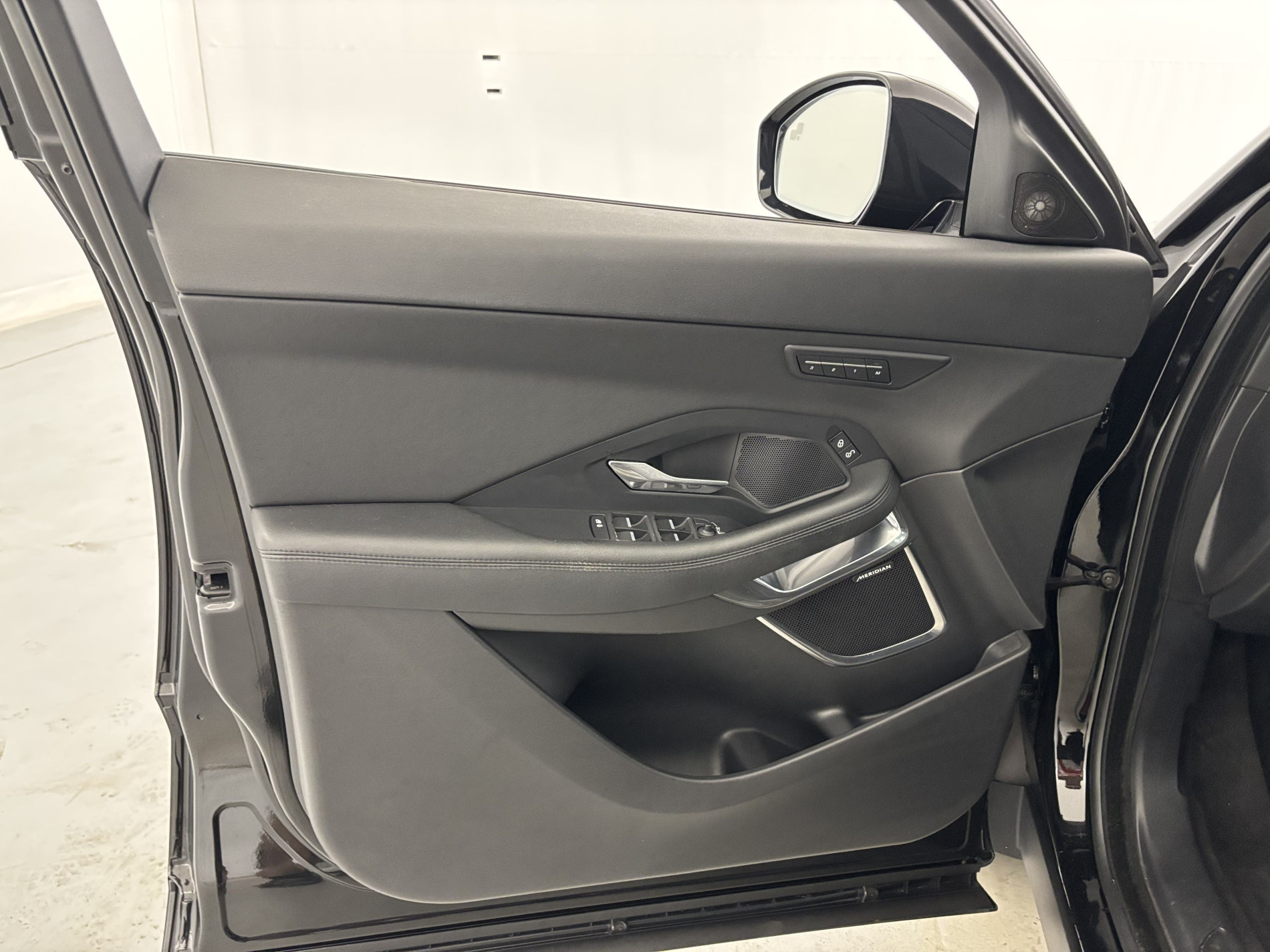Vente en ligne Jaguar E-Pace 2.0D 150ch SE AWD BVA9 au prix de 19 790 €