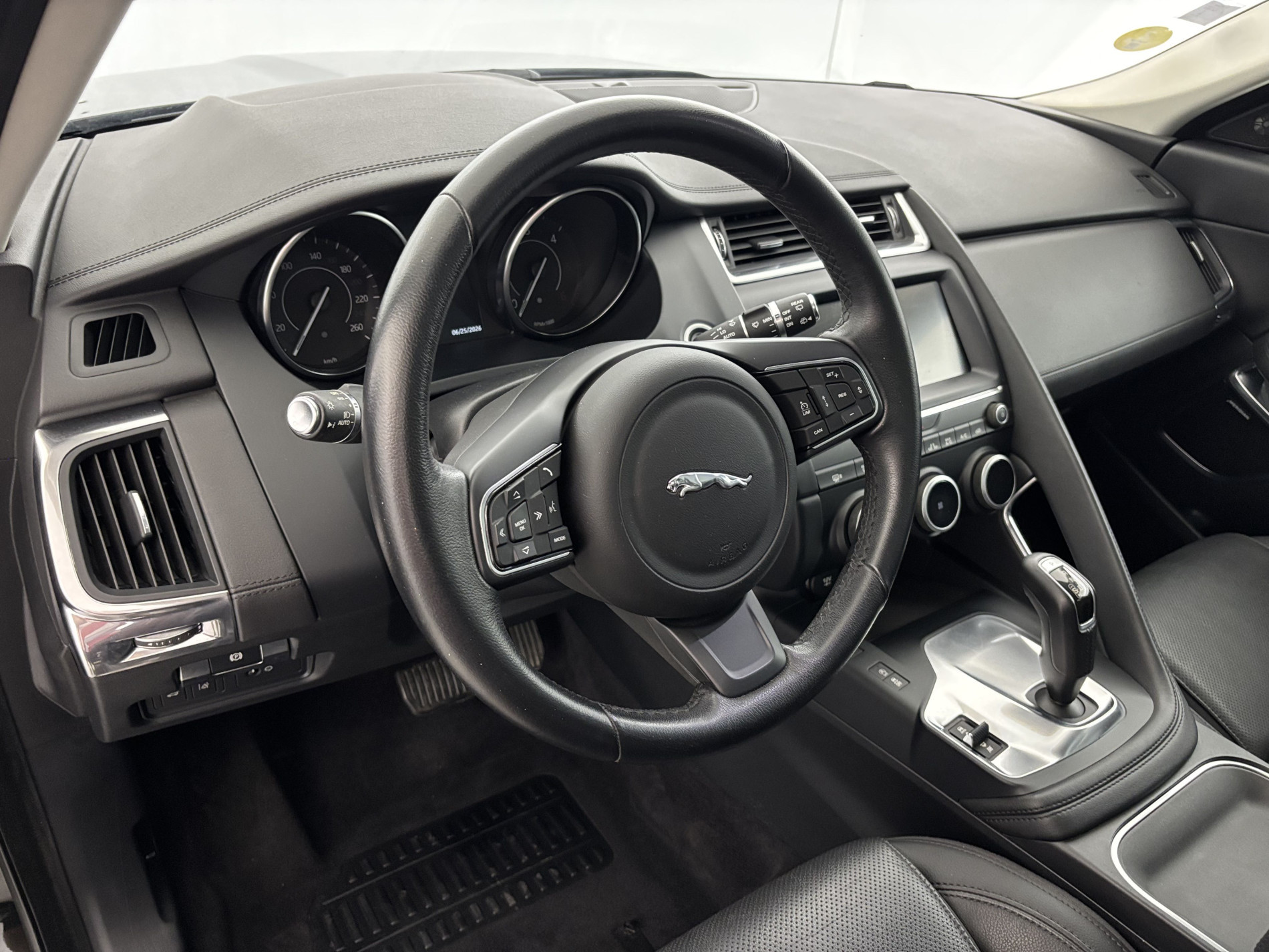 Vente en ligne Jaguar E-Pace 2.0D 150ch SE AWD BVA9 au prix de 19 790 €