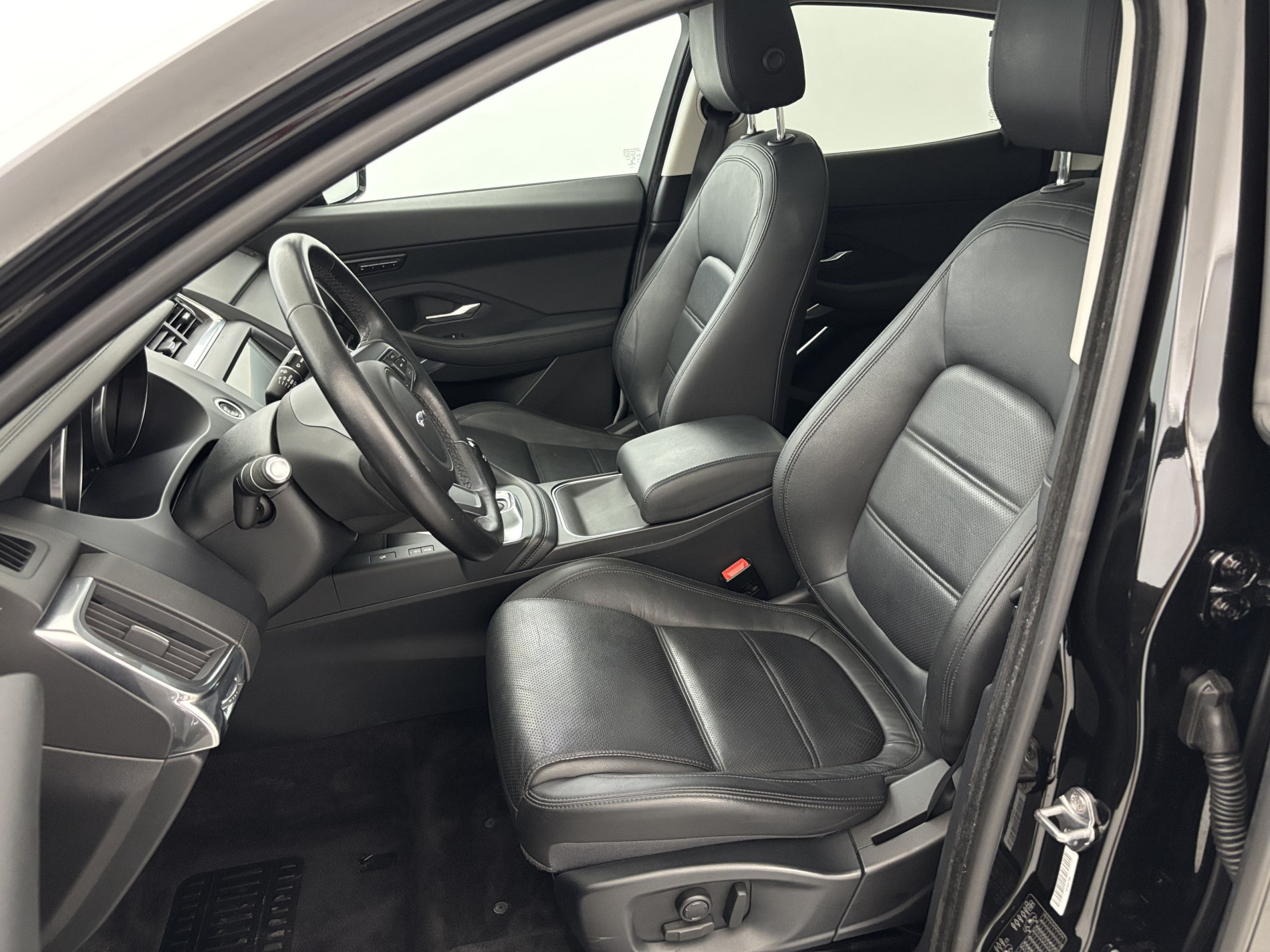 Vente en ligne Jaguar E-Pace 2.0D 150ch SE AWD BVA9 au prix de 19 790 €