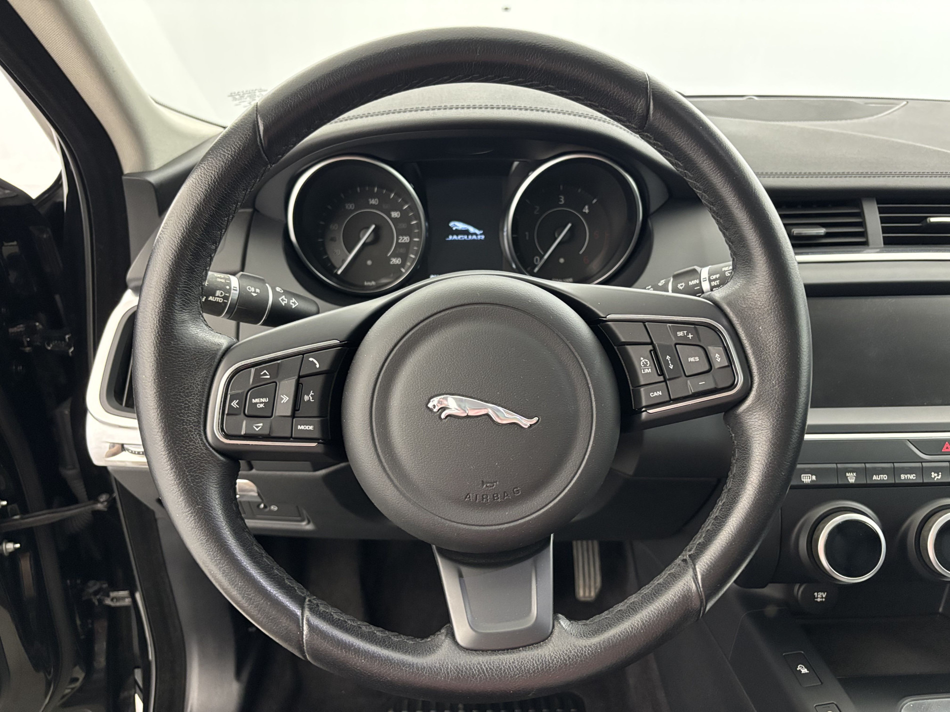 Vente en ligne Jaguar E-Pace 2.0D 150ch SE AWD BVA9 au prix de 19 790 €