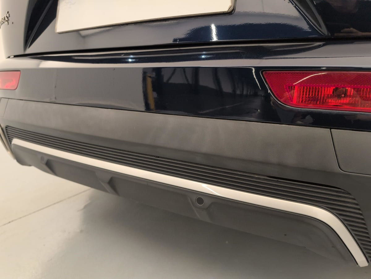 Vente en ligne Ds DS7 Crossback HYBRIDE RECHARGEABLE E-TENSE 300 EAT8 4X4 OPERA au prix de 34 280 €