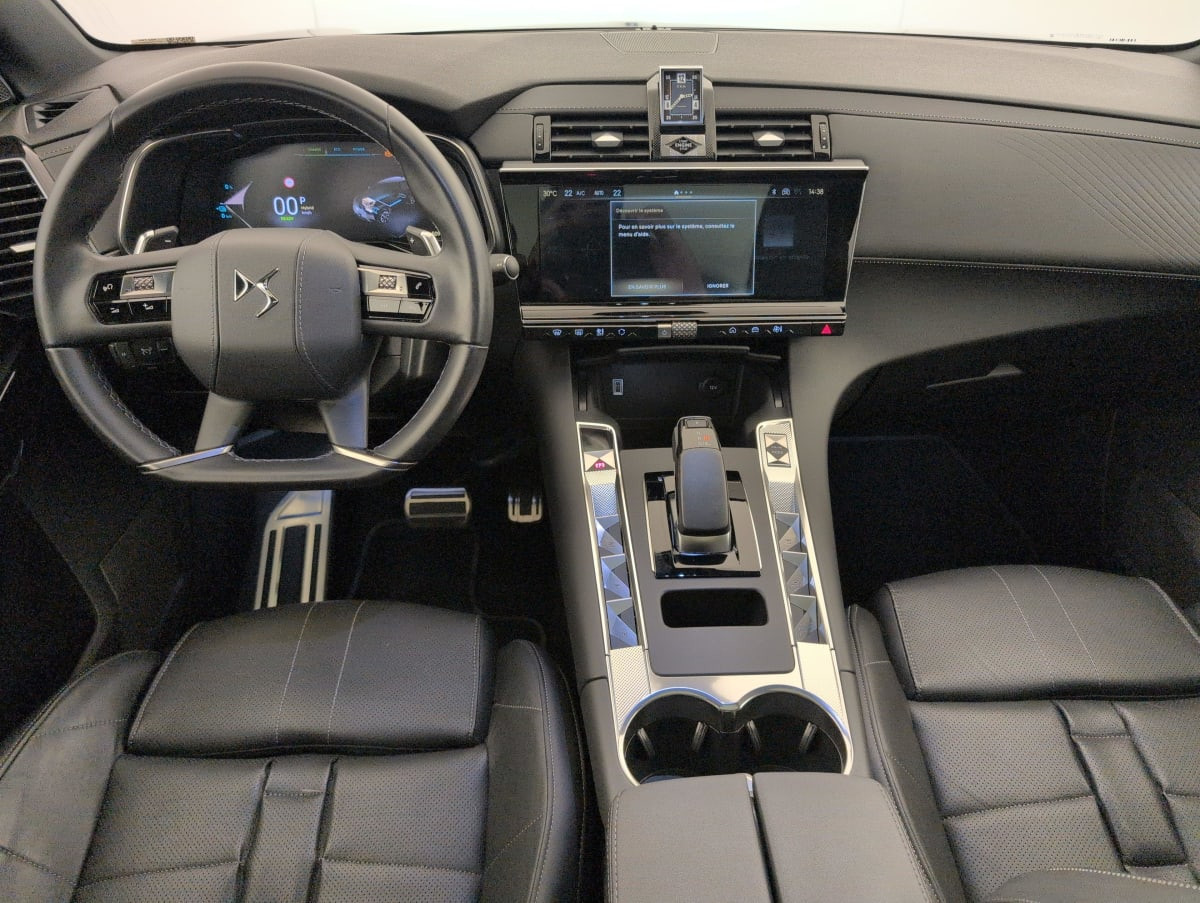 Vente en ligne Ds DS7 Crossback HYBRIDE RECHARGEABLE E-TENSE 300 EAT8 4X4 OPERA au prix de 34 280 €