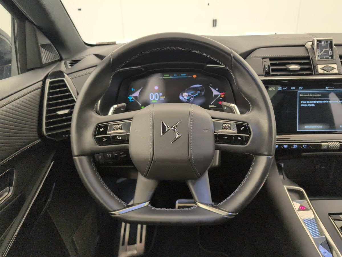 Vente en ligne Ds DS7 Crossback HYBRIDE RECHARGEABLE E-TENSE 300 EAT8 4X4 OPERA au prix de 34 280 €