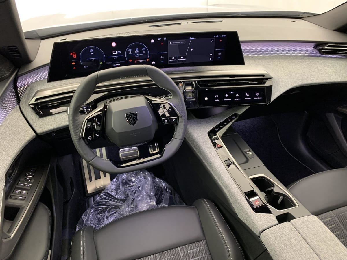 Vente en ligne Peugeot 3008 Hybrid 145 e-DCS6 GT au prix de 30 890 €