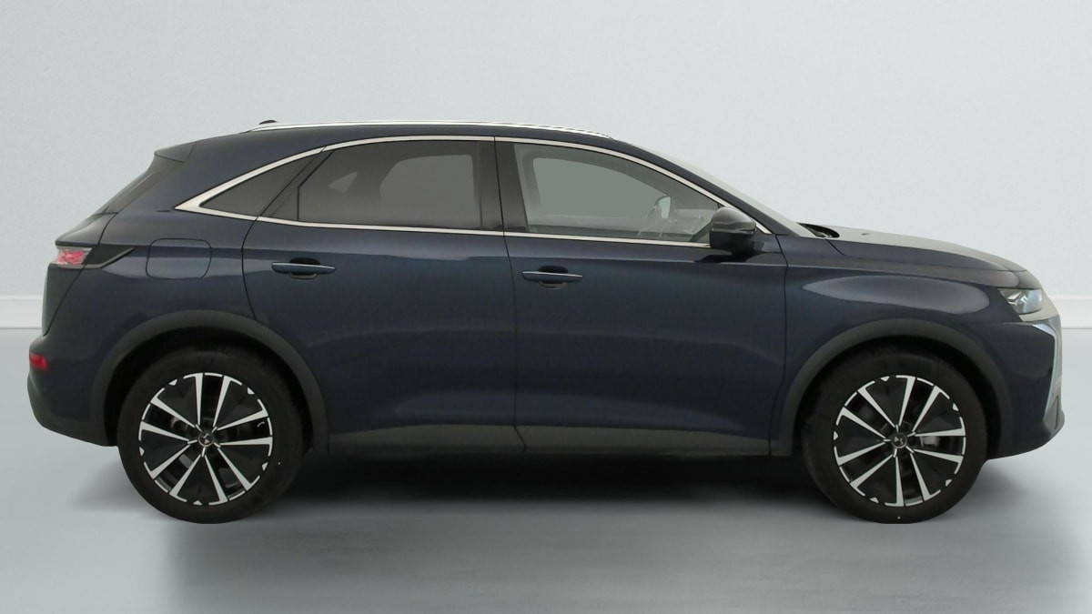 Vente en ligne Ds DS7 Crossback HYBRIDE RECHARGEABLE E-TENSE 300 EAT8 4X4 OPERA au prix de 34 280 €