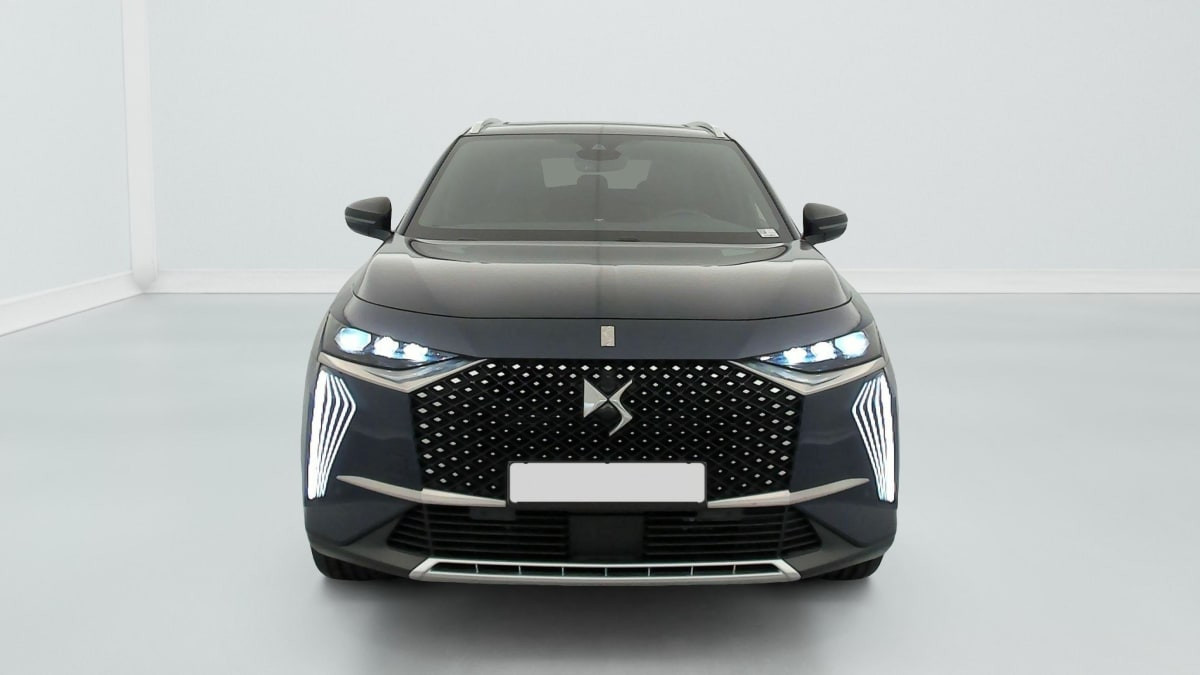 Vente en ligne Ds DS7 Crossback HYBRIDE RECHARGEABLE E-TENSE 300 EAT8 4X4 OPERA au prix de 34 280 €