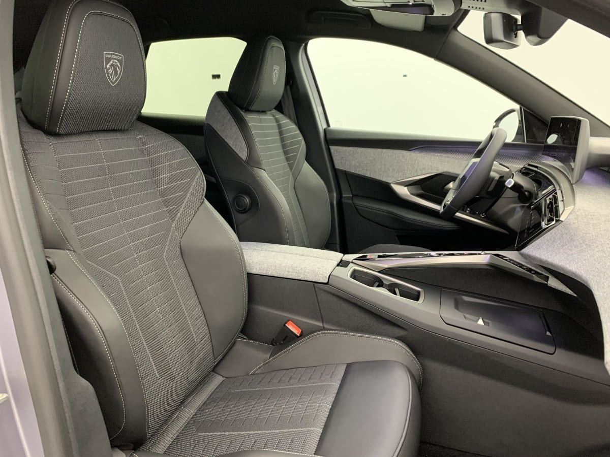 Vente en ligne Peugeot 3008 Hybrid 145 e-DCS6 GT au prix de 30 890 €
