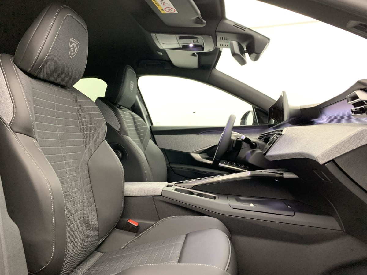 Vente en ligne Peugeot 3008 Hybrid 145 e-DCS6 GT au prix de 30 890 €