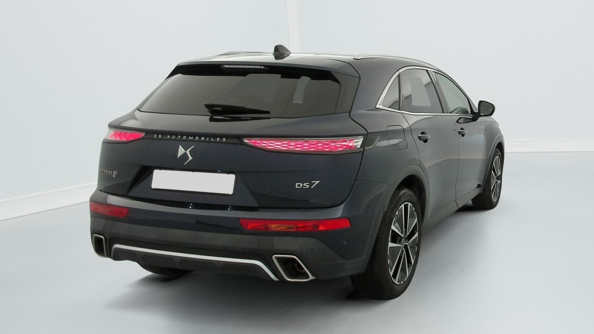Vente en ligne Ds DS7 Crossback HYBRIDE RECHARGEABLE E-TENSE 300 EAT8 4X4 OPERA au prix de 34 280 €