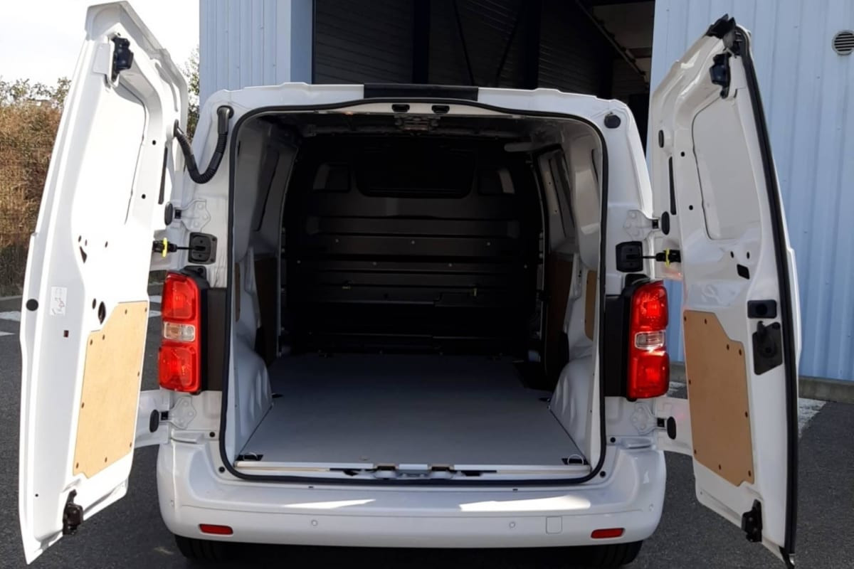 Vente en ligne Citroën Jumpy Fourgon DIESEL 180 CH M AUTOMAT au prix de 32 890 €