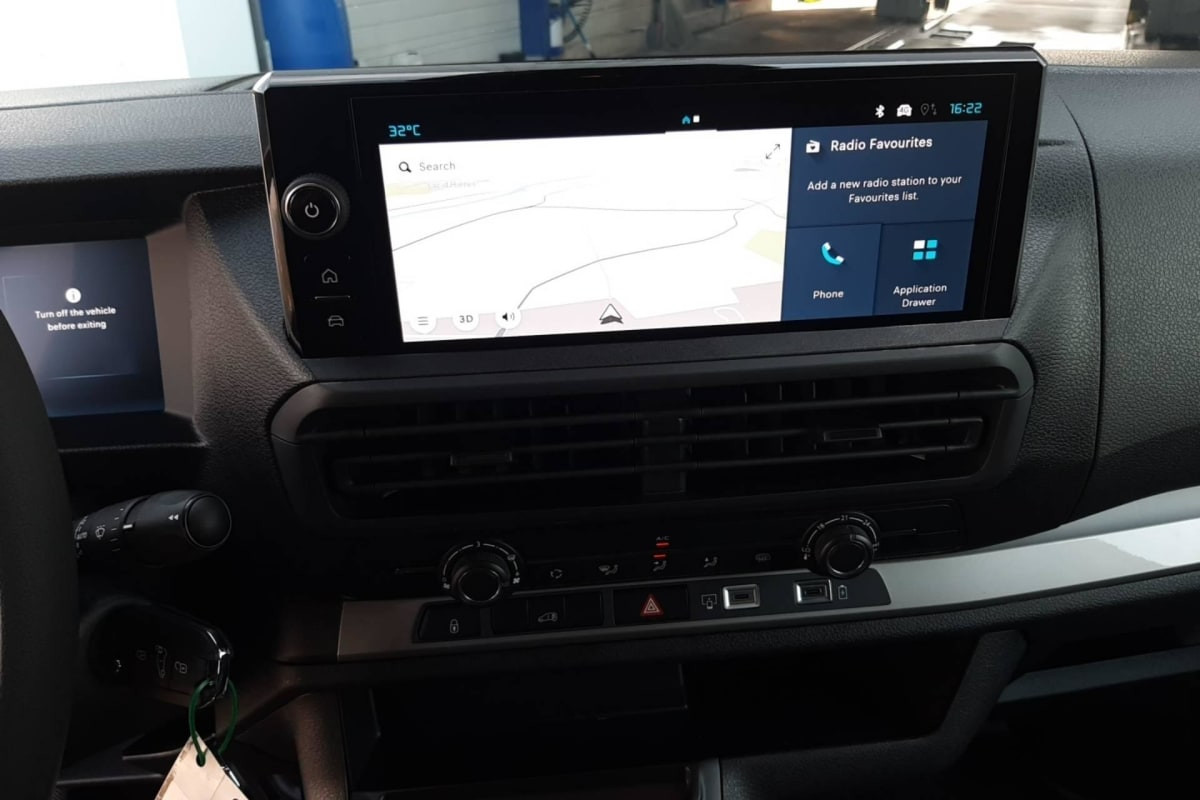 Vente en ligne Citroën Jumpy Fourgon DIESEL 180 CH M AUTOMAT au prix de 32 890 €