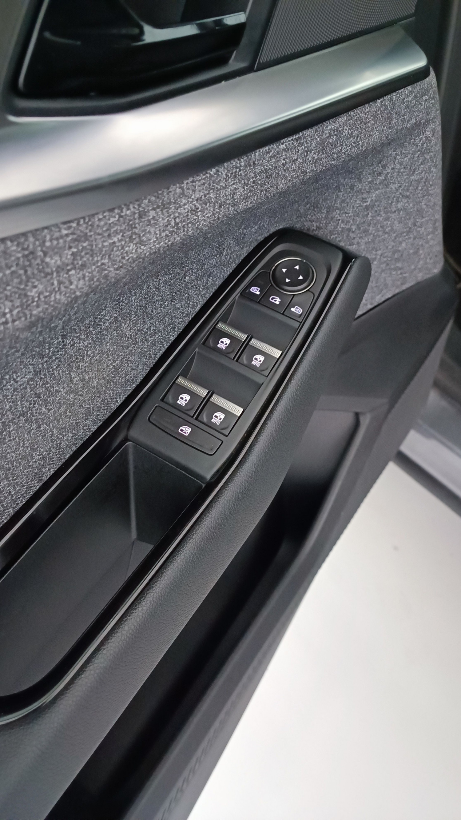 Vente en ligne Renault Espace 5 ESPACE VI E-Tech full hybrid 200ch Techno au prix de 39 080 €