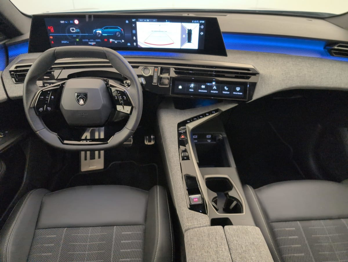 Vente en ligne Peugeot 5008 HYBRID 145CH E-DCS6 GT au prix de 30 570 €