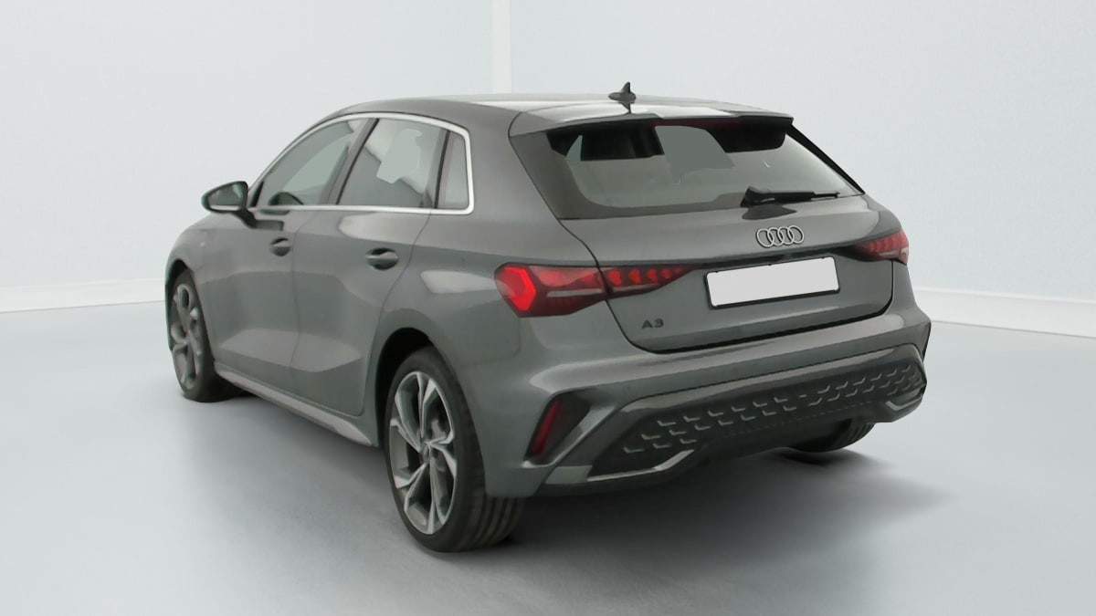 Vente en ligne Audi A3 TFSI e Hybride rechargeable 204 S tronic 6 S line au prix de 35 720 €