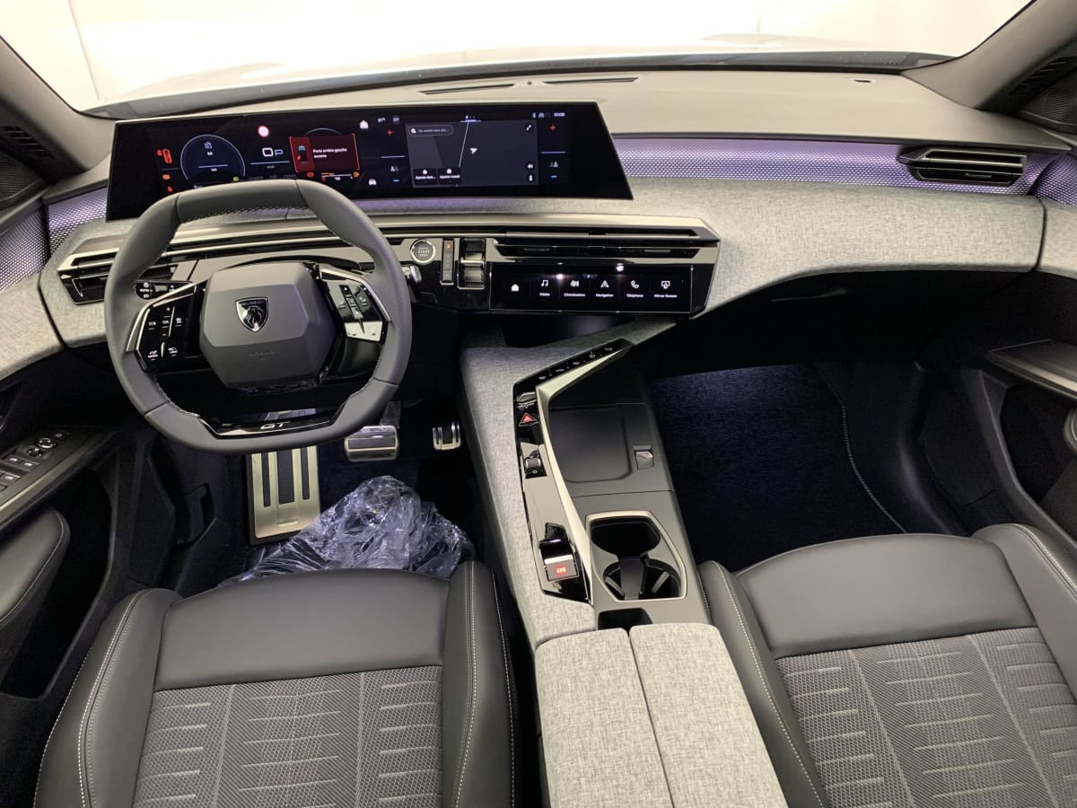Vente en ligne Peugeot 3008 Hybrid 145 e-DCS6 GT au prix de 30 890 €