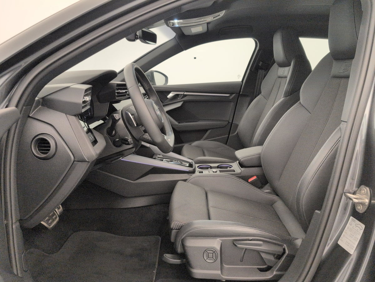 Vente en ligne Audi A3 TFSI e Hybride rechargeable 204 S tronic 6 S line au prix de 35 720 €