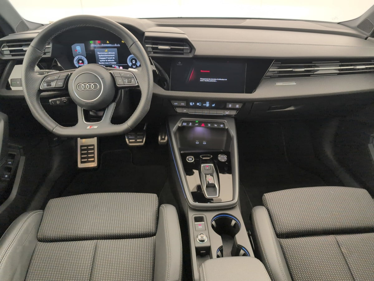 Vente en ligne Audi A3 TFSI e Hybride rechargeable 204 S tronic 6 S line au prix de 35 720 €