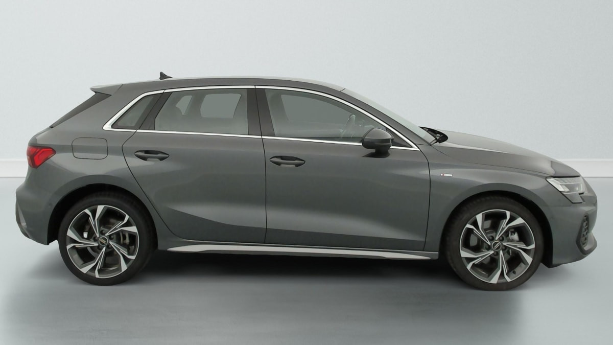 Vente en ligne Audi A3 TFSI e Hybride rechargeable 204 S tronic 6 S line au prix de 35 720 €