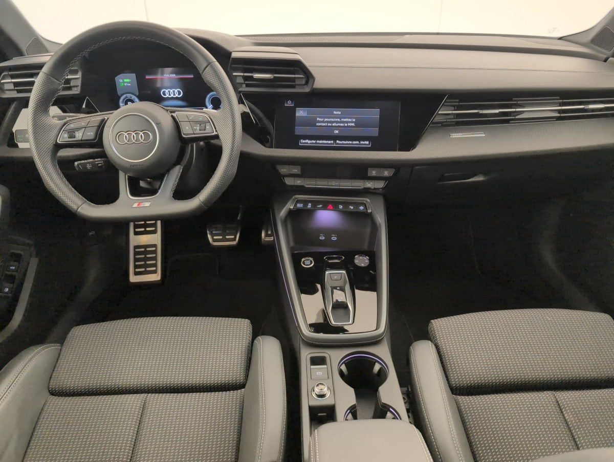Vente en ligne Audi A3 TFSI e Hybride rechargeable 204 S tronic 6 S line au prix de 35 720 €
