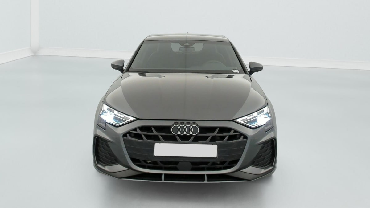 Vente en ligne Audi A3 TFSI e Hybride rechargeable 204 S tronic 6 S line au prix de 35 720 €