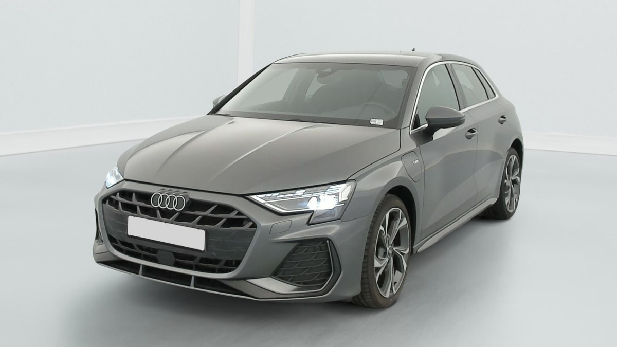 Vente en ligne Audi A3 TFSI e Hybride rechargeable 204 S tronic 6 S line au prix de 35 720 €