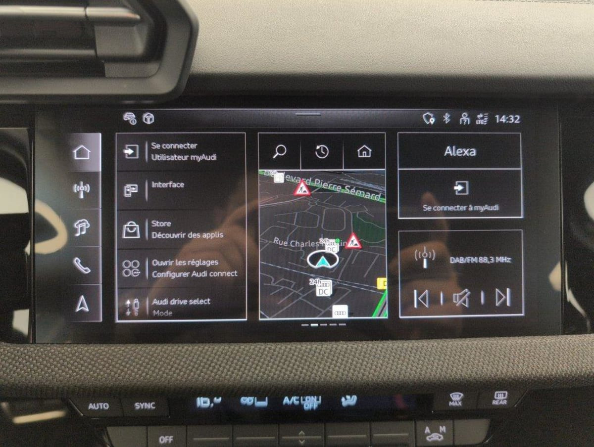Vente en ligne Audi A3 TFSI e Hybride rechargeable 204 S tronic 6 S line au prix de 35 720 €