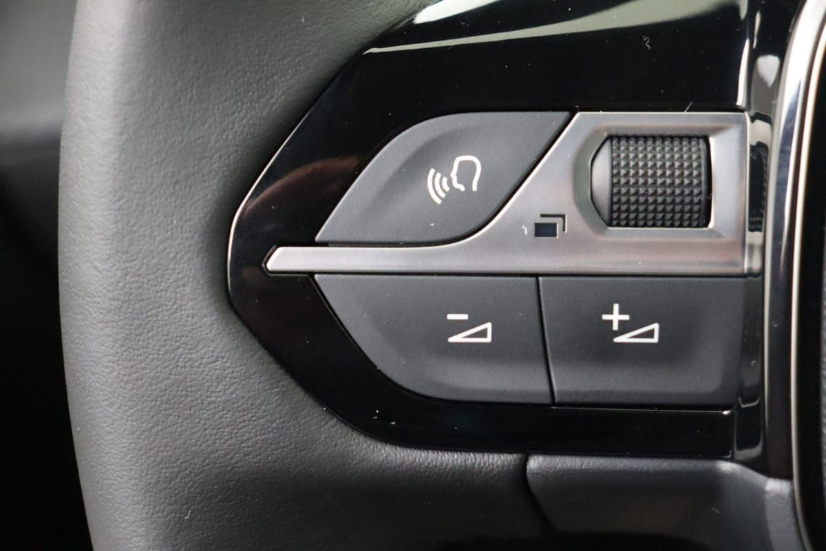Vente en ligne Peugeot 2008 Turbo 100 ch BVM6 Allure au prix de 20 260 €