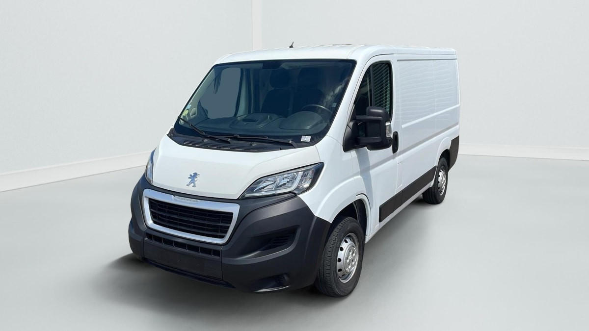 Peugeot Boxer Fourgon BOXER TOLE 330 L1H1 BLUEHDI 120 S S PREMIUM occasion de 2020 en vente à Rennes