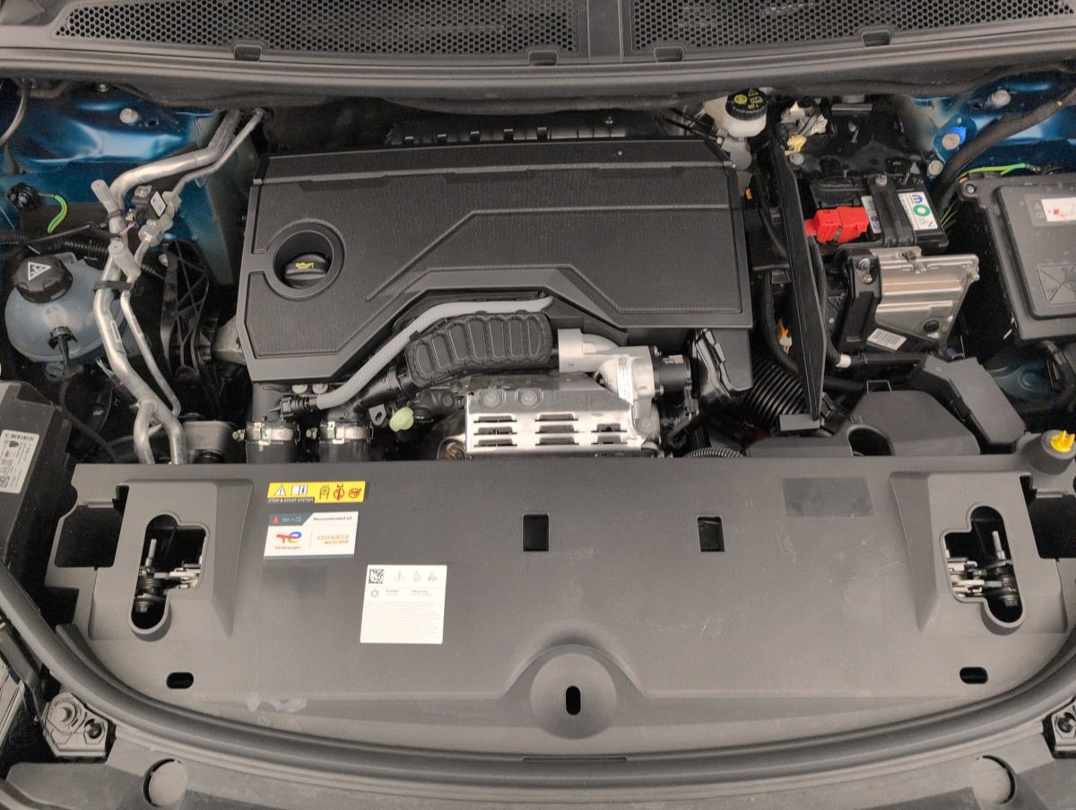 Vente en ligne Peugeot 3008 Hybrid 145 e-DCS6 Allure au prix de 27 070 €