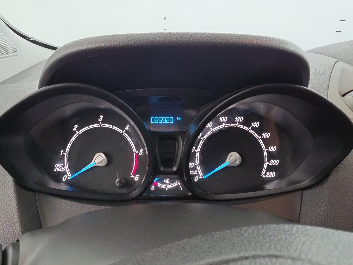 Vente en ligne Ford Tourneo Courier 1.5 TDCI 100ch Trend + Radars AV/AR + Climatisation Automatique au prix de 14 990 €