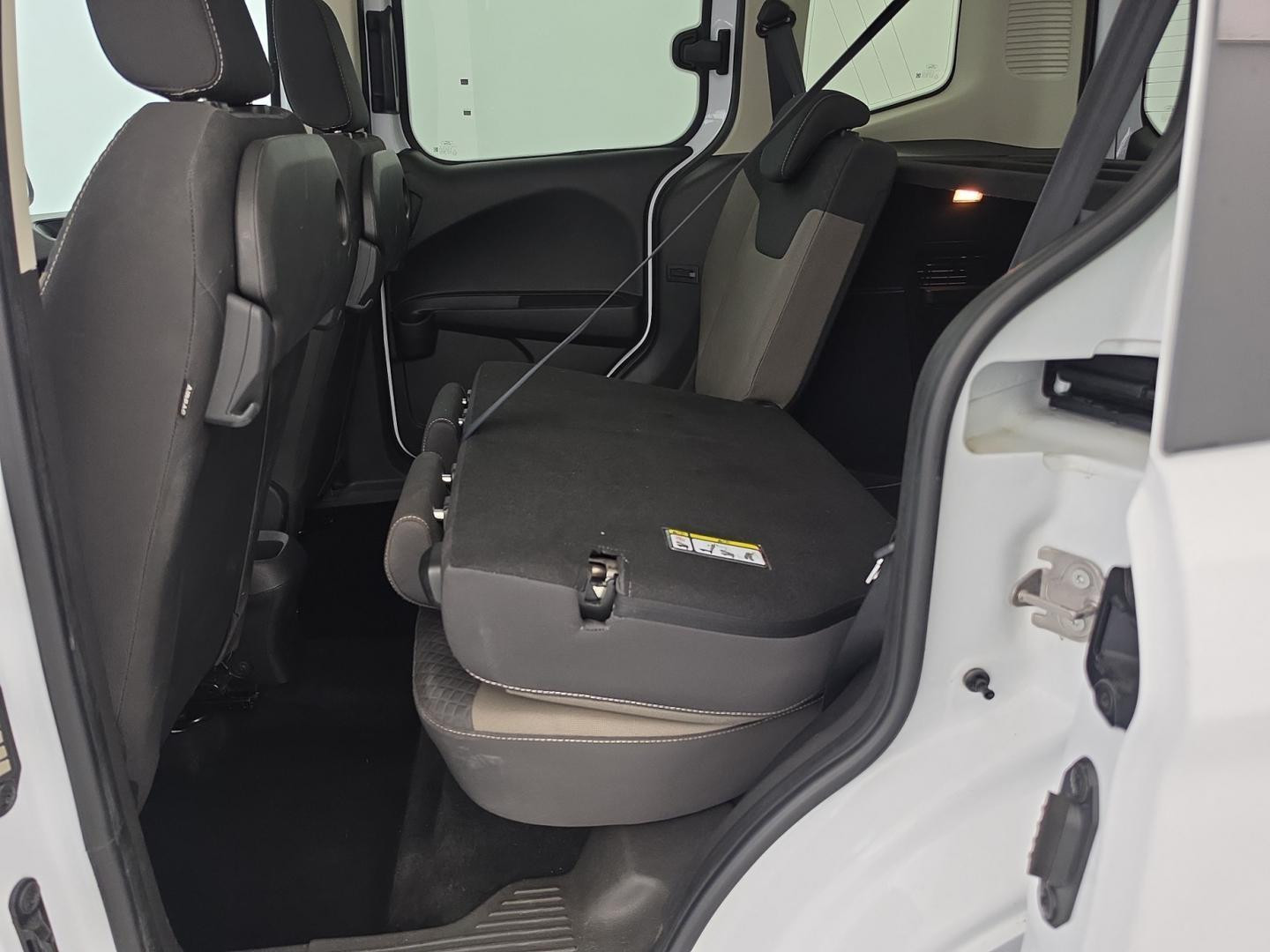 Vente en ligne Ford Tourneo Courier 1.5 TDCI 100ch Trend + Radars AV/AR + Climatisation Automatique au prix de 14 990 €