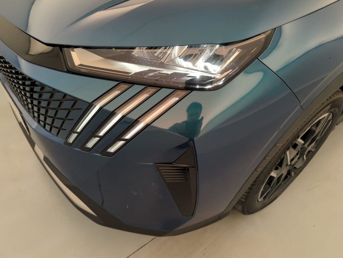 Vente en ligne Peugeot 3008 Hybrid 145 e-DCS6 Allure au prix de 27 070 €
