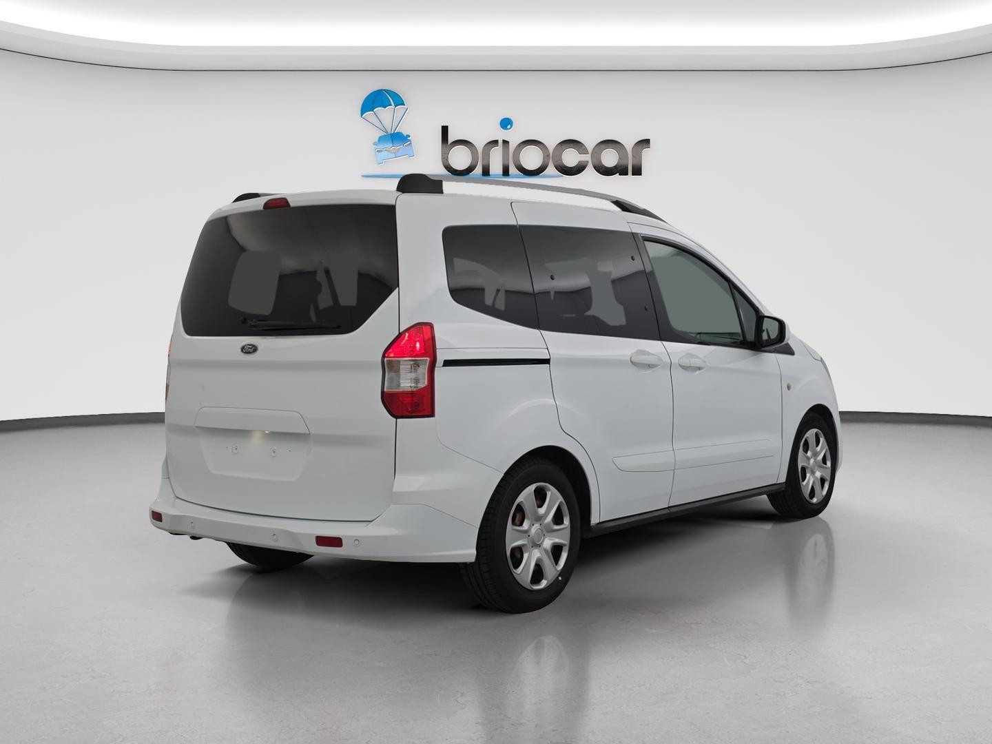 Vente en ligne Ford Tourneo Courier 1.5 TDCI 100ch Trend + Radars AV/AR + Climatisation Automatique au prix de 14 990 €